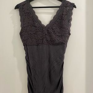 😁grey tank top with lace on the top